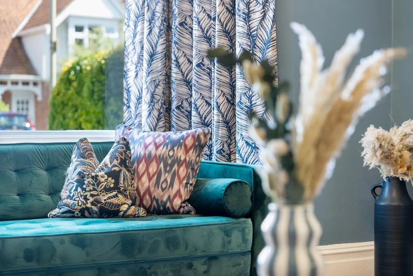 5-Bedroom Stunning, Luxurious & Stylish Manor With Games Room, Private Parking & Garden, Central Gloucester, Cotswolds Retreat Sleeps Up To 12 - Work Contractors And Summer Special Offer! - By Blue Puffin Stays GLOUCESTERSHIRE United Kingdom